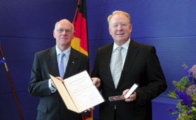 am 14.06.2012 „Bundesverdienstkreuz für MU-Vorsitzenden Herrn Michelbach